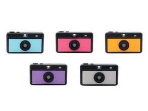 背面モニターがない「レンズ付きフィルム風」デジカメ