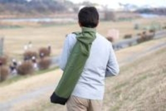 デジカメアイテム丼：自由度・快適性に優れたKANI「ロールトップ型三脚バッグ」を使ってみた