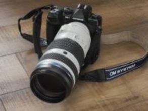 赤城耕一の「アカギカメラ」 第138回：小さくて明るくて超望遠、しかも高画質。800mm相当でも手持ちで撮れる超望遠ズーム