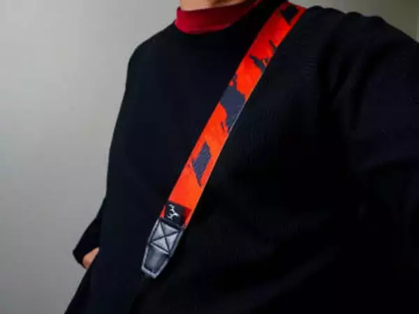 私はこれを買いました！：好きなもの×好きなもの＝即買い、な話　鹿島アントラーズ「カメラストラップ」（宮本義朗）