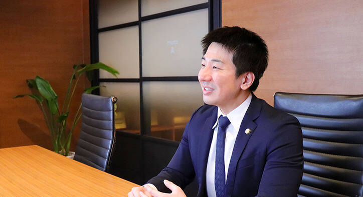 「面接官の態度最悪だったｗ」は“名誉毀損”か“個人の感想”か？対応すべきSNS投稿の見極めと対処法【弁護士監修】