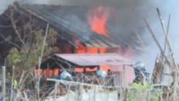 新居浜の住宅敷地で農業用倉庫から火　隣の倉庫に延焼し２棟全焼　火元倉庫は当時無人　原因調べる【愛媛】