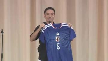 レジェンド・長友選手が西条に母校にサプライズ凱旋　“背番号５”争奪戦も！マンマミーアなひと時【愛媛】