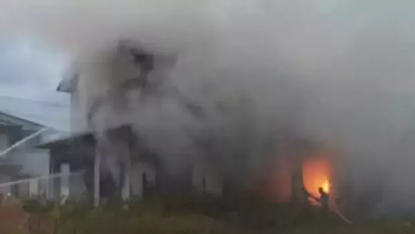 八幡浜で住宅が全焼した火事　遺体は住人の９０歳女性と判明　火事の原因引き続き調べる【愛媛】