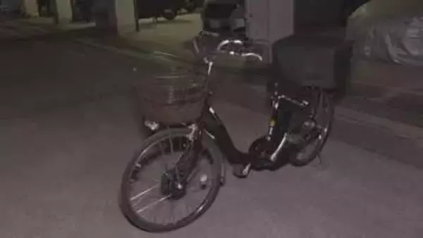 新居浜市の交差点で自転車と車が出合い頭に衝突　自転車の80代女性が死亡　女性はヘルメット着用【愛媛】