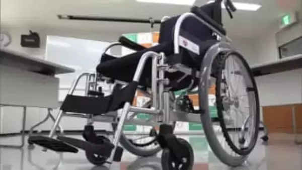 レデイ薬局・クラシエが共同で県社会福祉協議会へ車いす１０台を寄贈・松山市【愛媛】