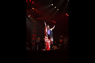 柴咲コウ 初の全国ツアーは「艶やか」＆「温か」／ライブレポート
