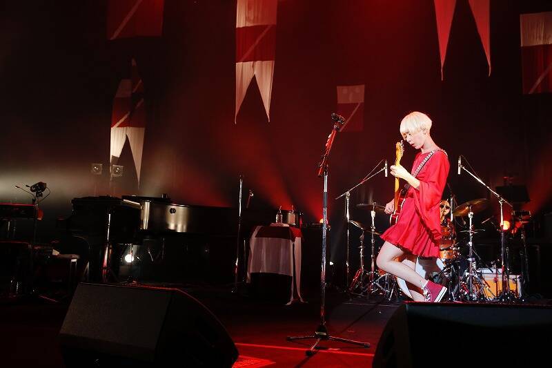 木村カエラ 自身最初で最後の渋公で、スペシャルな『EGG』発売記念フリーライブを敢行／ライブレポート