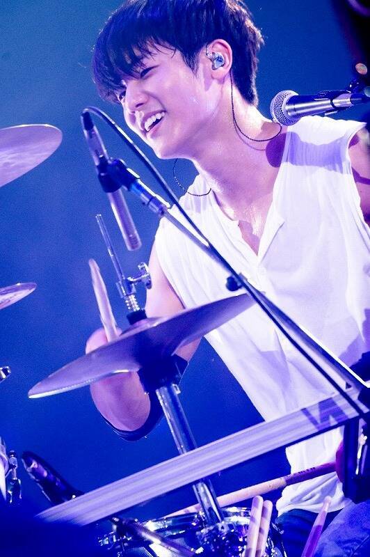 CNBLUE 日本武道館で360度ライブ 「僕たちの曲で皆さんが幸せになったら感無量です」／レポート