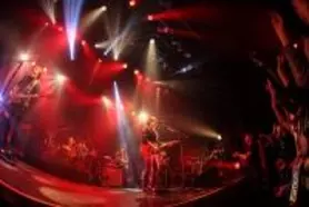 Back Number清水依与吏が人生初の弾き語り路上ライブを体験 エキサイトニュース Back Number清水依与吏が人生初の弾き語り路上ライブを体験 エキサイトニュース