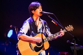 藤巻亮太 “3月9日”のスペシャルライブでソロ＆レミオロメンのヒット曲を披露