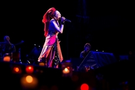 MISIA 桜島をバックに世界遺産登録記念ライブ開催、映画『SING』での歌唱曲も初披露