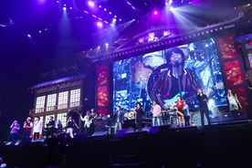 スターダスト☆レビュー 豪華12組のアーティストが集結した35周年ライブが映像化