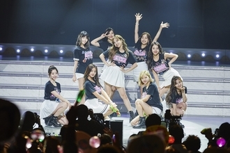 TWICE、日本での2018年初のショーケースツアーで新曲初披露