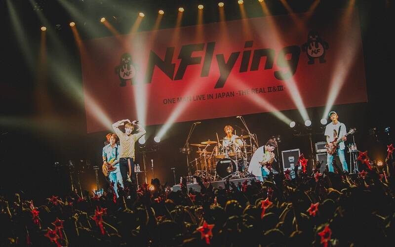 N.Flying、2Daysライブで圧巻のK-POPヒット曲のバンド・マッシュアップを披露