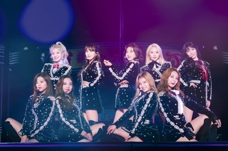 TWICE 初のドームツアー開幕 「TWICEの夢をかなえてくれてありがとう」