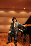 筋肉少女帯のピアニスト三柴理がデビュー30周年記念ベストアルバムを発売