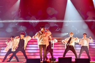 iKON、13万7千人動員のツアーを完走 「WAIT FOR ME」大合唱で感動的フィナーレ