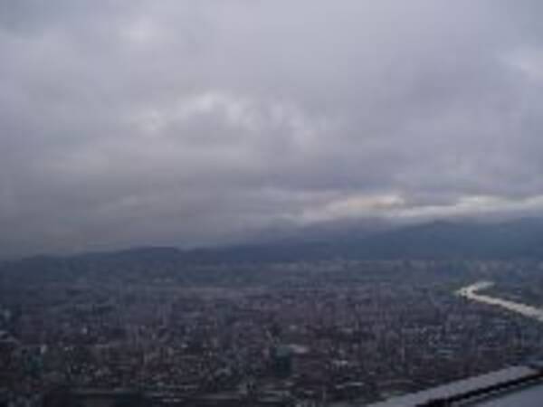 夫婦げんかも古傷も頭痛も、梅雨の季節のせい？