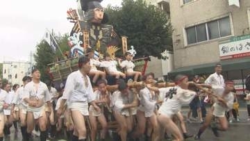 「子供山笠」元気いっぱい博多の街を駆け抜ける
