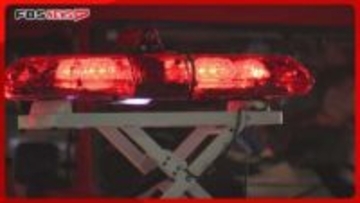 【交通情報】九州道下りの古賀IC出口を閉鎖　トラックが横転して積み荷が散乱　車線を塞ぐ