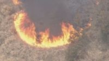 【速報】「山火事のようだ」炎と煙　消火活動続く　福岡・福津市