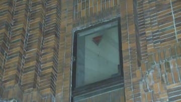 ビルのエレベーターホールで発見された遺体　55歳の男性と判明　事件と事故の両面で捜査　福岡