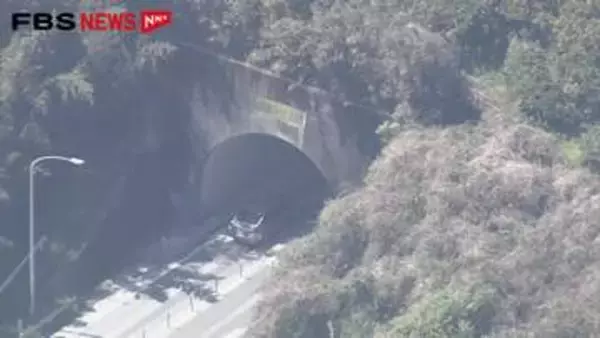 鹿家トンネルでトラック同士の事故　2人を搬送　二丈浜玉道路　福岡