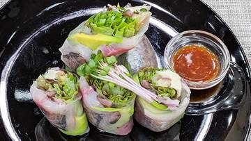 『旬の味・アジ』野菜もたっぷり【アジとアボカドの生春巻き】