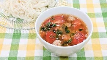 『アイデアめんレシピ』トマトの栄養まるごと【ひき肉とトマトのつけめん】