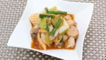 『フライパンひとつで作ろう』香りを油に移して【海鮮香味炒め】