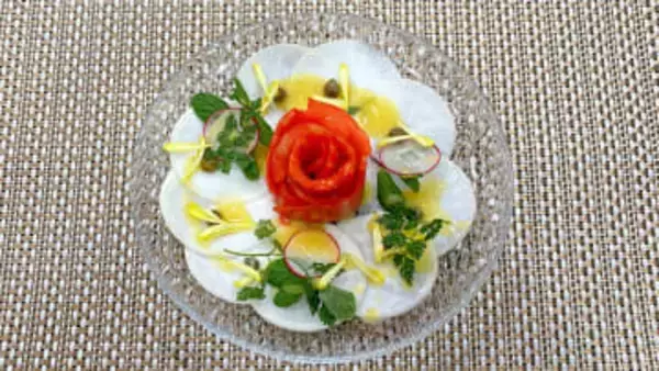 『年末年始に作りたい料理』食卓に彩りを♪【サーモンとカブのカルパッチョ】