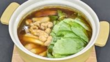『食材2つ！シンプル鍋』シメは何にする？【鶏肉とレタスのカレー鍋】