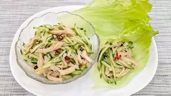 『きゅうり大量活用術』食感を残す炒め方が肝【きゅうりと鶏肉のレタス包み】