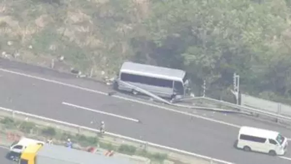 【独自】事故現場の手前でバスがカーブを曲がらずに路肩の方へ直進する動画が…21人死傷磐越道バス事故で生徒たちが撮影した複数の動画　福島