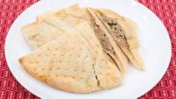 『ピザ生地を使って』生地ふっくら【餃子サンド】