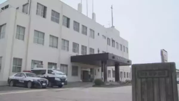 駐車場から国道4号に…トラックと衝突し軽自動車の運転手(88)が死亡　福島・須賀川