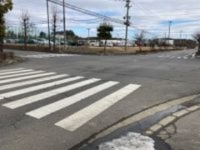 「車の下敷きになっている人がいる」…路上にいた50代男性が車に挟まり死亡　福島