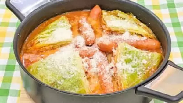 『食材2つ！シンプル鍋』トマト×〇〇でコクアップ【まるごとキャベツとソーセージ鍋】