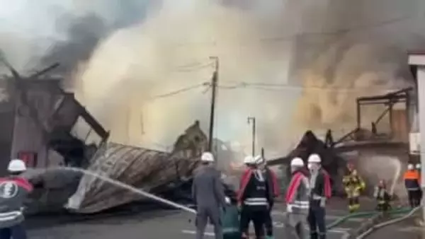 喜多方市木造の建物が隣接する住宅街で火事…現場から遺体見つかる　約10時間後に鎮火・福島