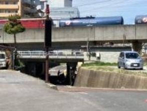 【続報】80代男性が意識不明の状態で病院に搬送　現場は線路下のアンダーパス…周辺よりも暗い　　福島