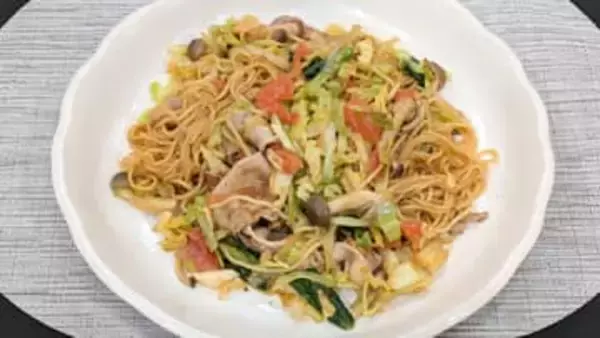 『「いわきのめぐみ 春トマト」を使って』うま味をギュッと凝縮【トマト焼きそば】