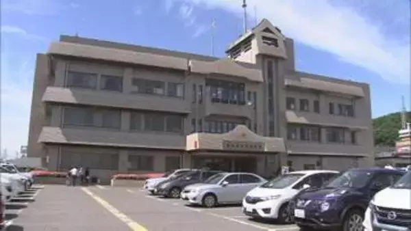 白河市の店舗敷地内で面識ない10代女性の足を殴るなどの暴行か　69歳男を現行犯逮捕