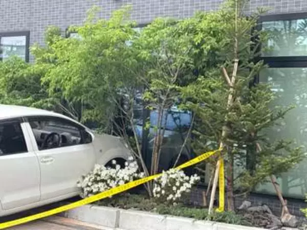 「ホテルのレストランに車が突っ込んだ」高齢女性運転の車が車道に出る際にホテルに突っ込む　福島