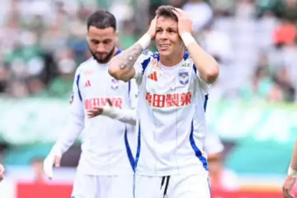 最終節で衝撃ミドルが炸裂「これはエグい」　敵地沈黙の一撃が「何回見ても美しいな」