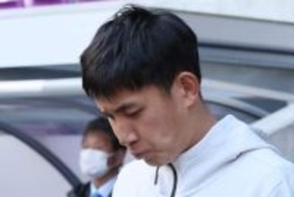 独移籍→直近6試合出番なし「プロセスの最中」　日本人FWは苦境も…監督は評価「全員の力が必要」