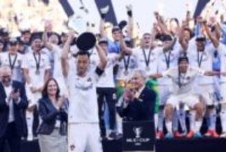 海外クラブ新ユニで「復活」　日本人所属の名門、伝統のたすきデザインを絶賛「もう買っちゃった」