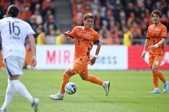 22歳J1主将が「契約成立」　独1部へ移籍決定的　直近の負傷も「深刻ではない」