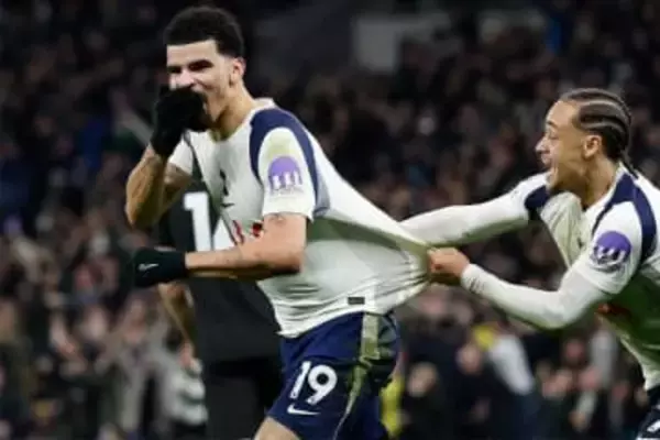 プレミア公式も驚愕「驚異のスコーピオン」　アクロバティック弾に現地騒然「あらゆる見出しを独占」