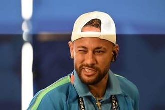 ネイマールが試合直後に痛烈投稿　話題の経済学者に“皮肉”反論「次のW杯で試してくれ」